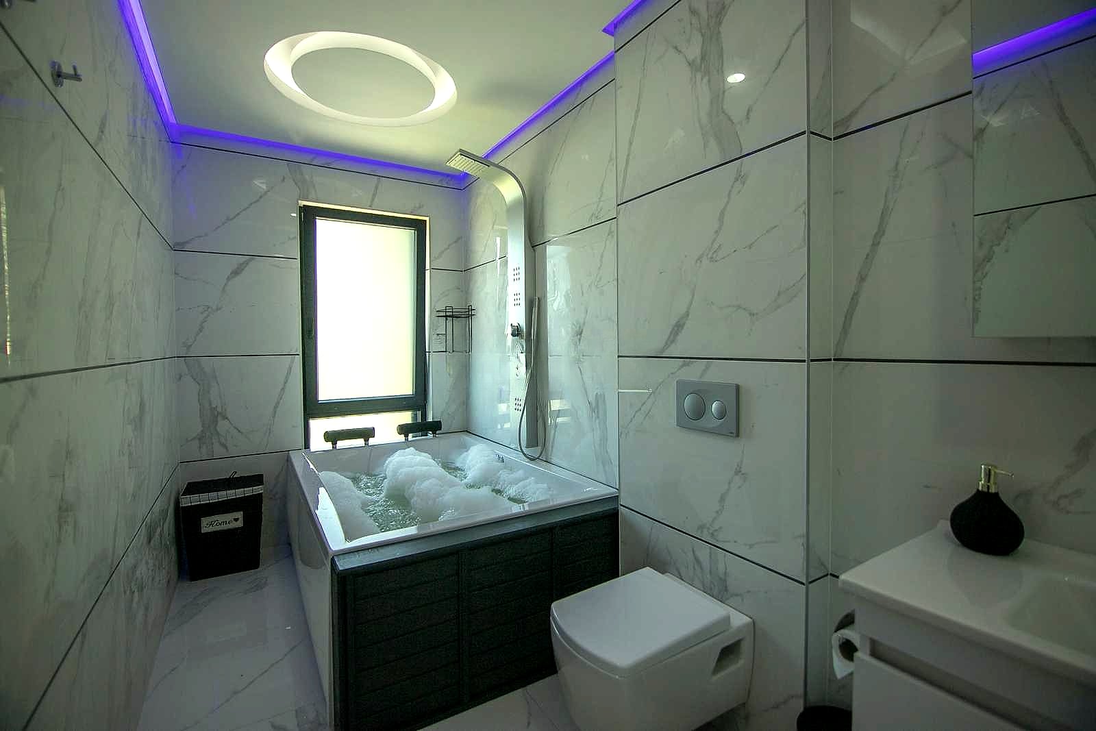 Bathroom with whirlpool