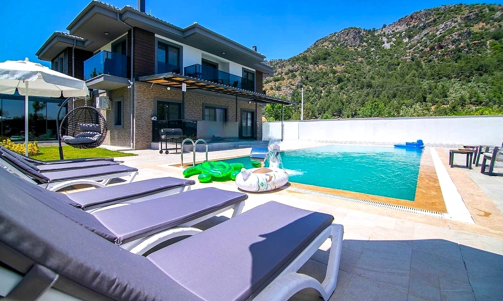 Villa Semi with private pool, sun loungers and mountain view near Dalyan